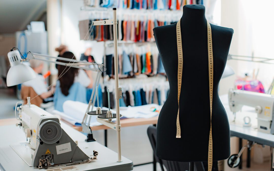 How to Choose the Right Alterations Service for Your Clothing